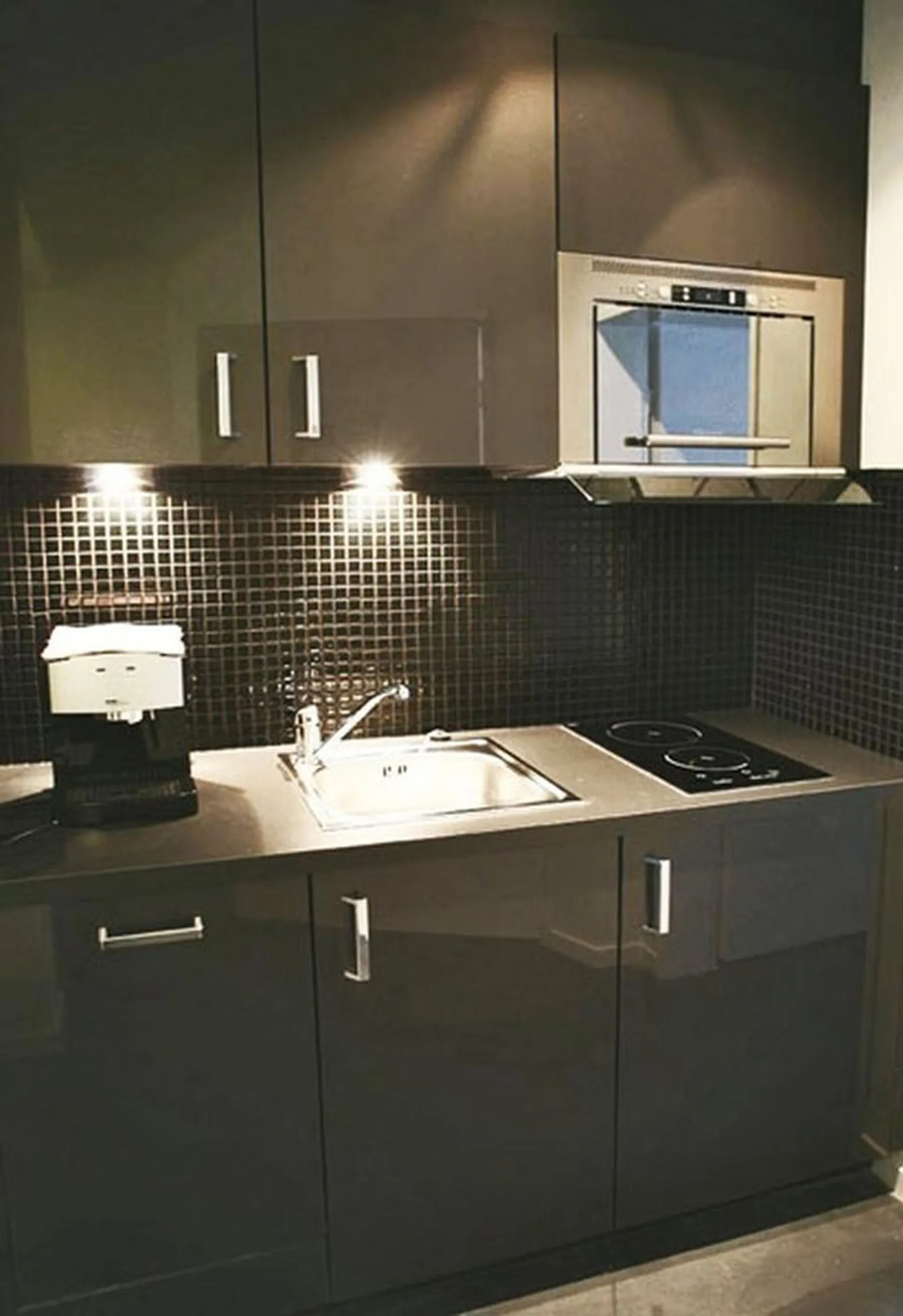 One Bedroom Senior, Kitchenette