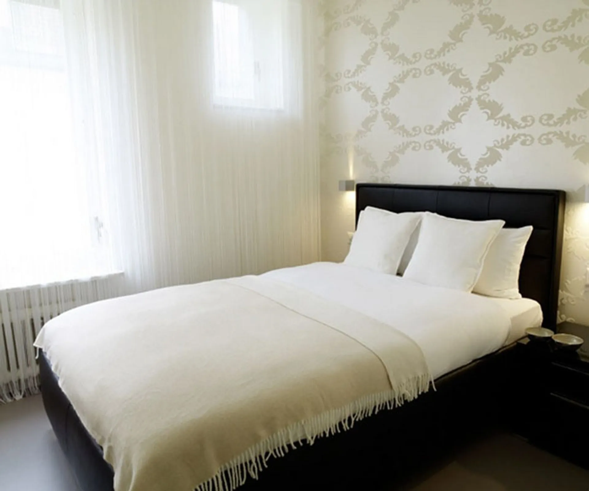 One Bedroom Senior, Kitchenette