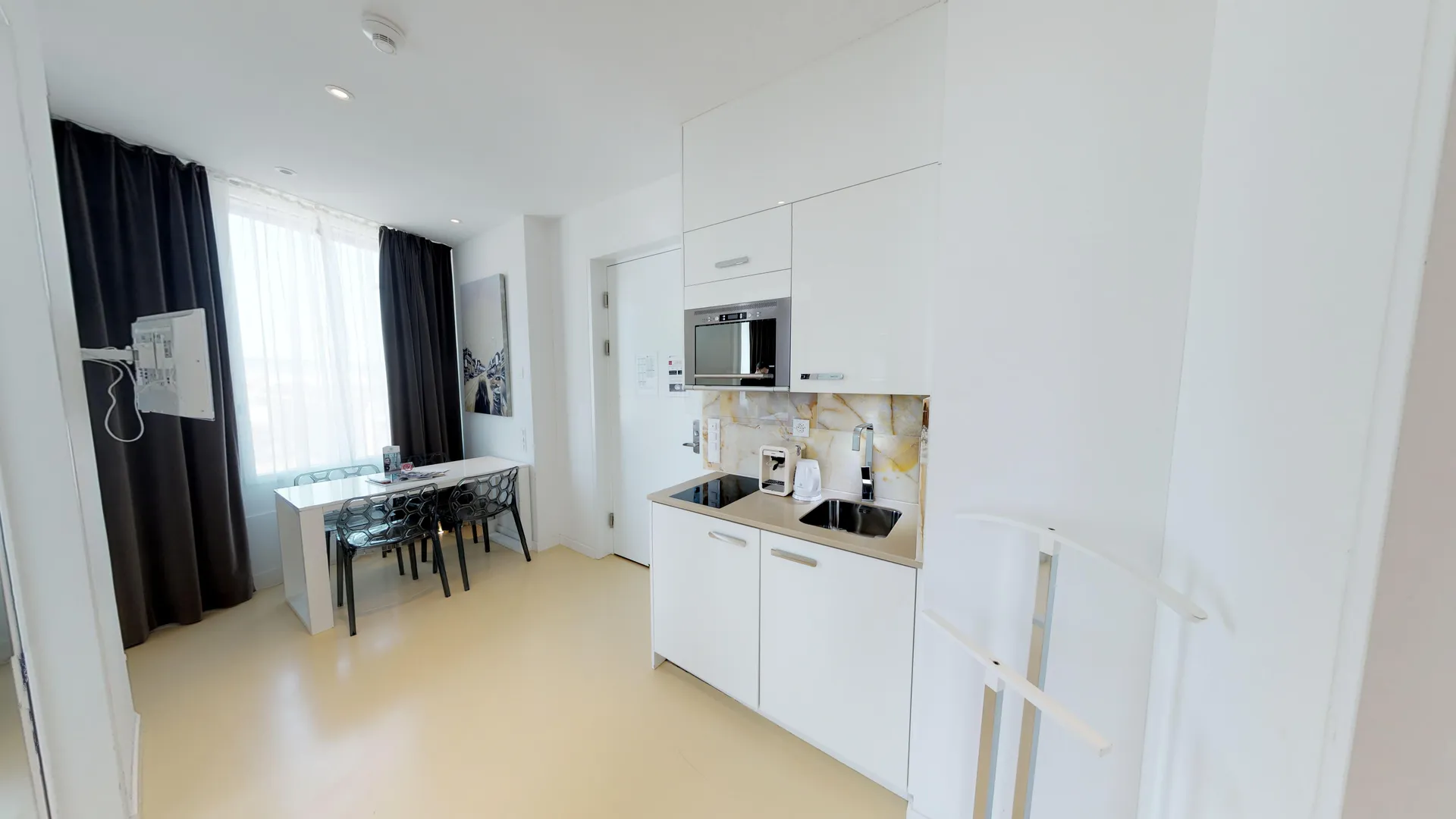 Two Bedroom Mini, Kitchenette