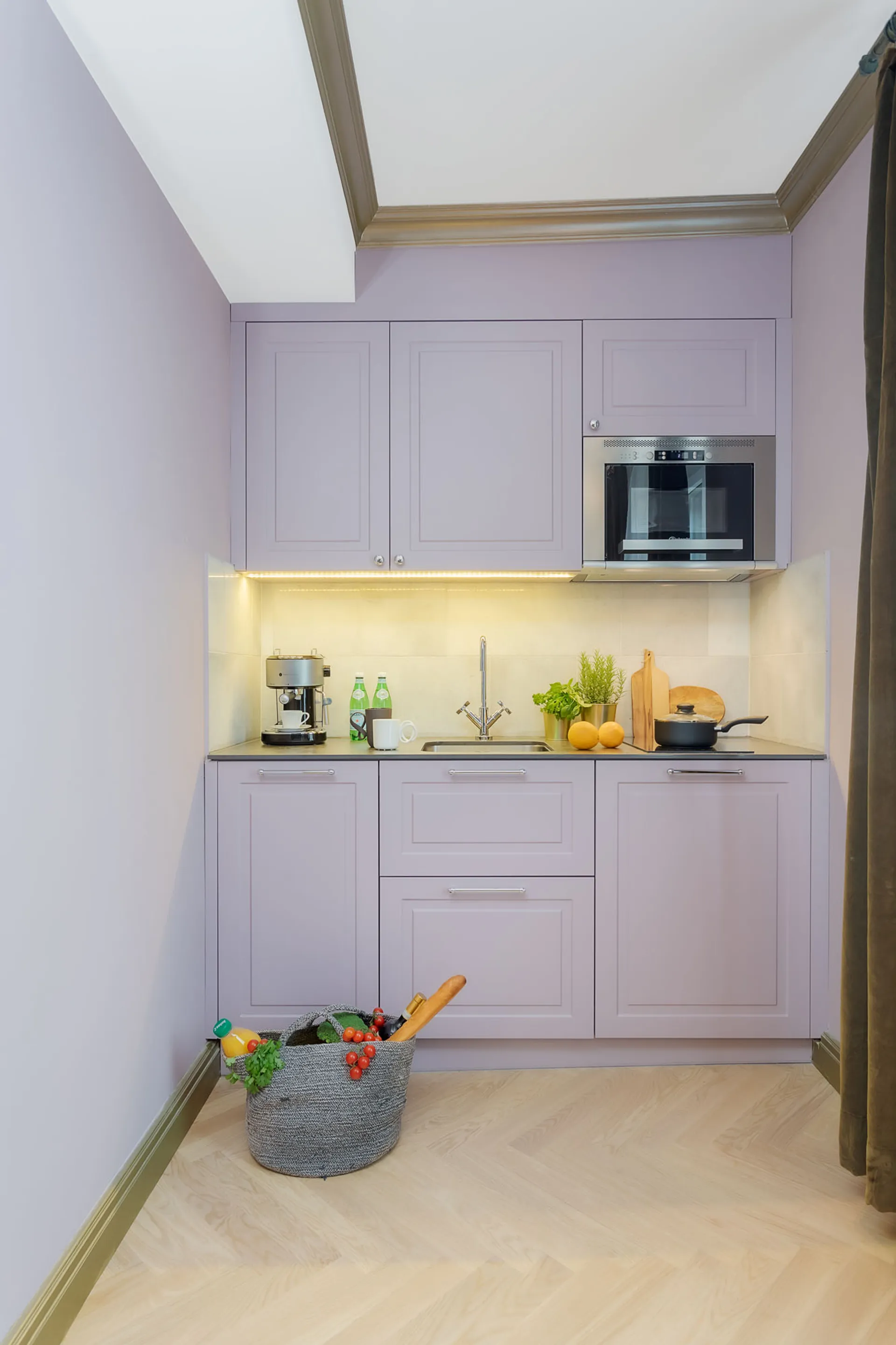 Studio Senior, Kitchenette