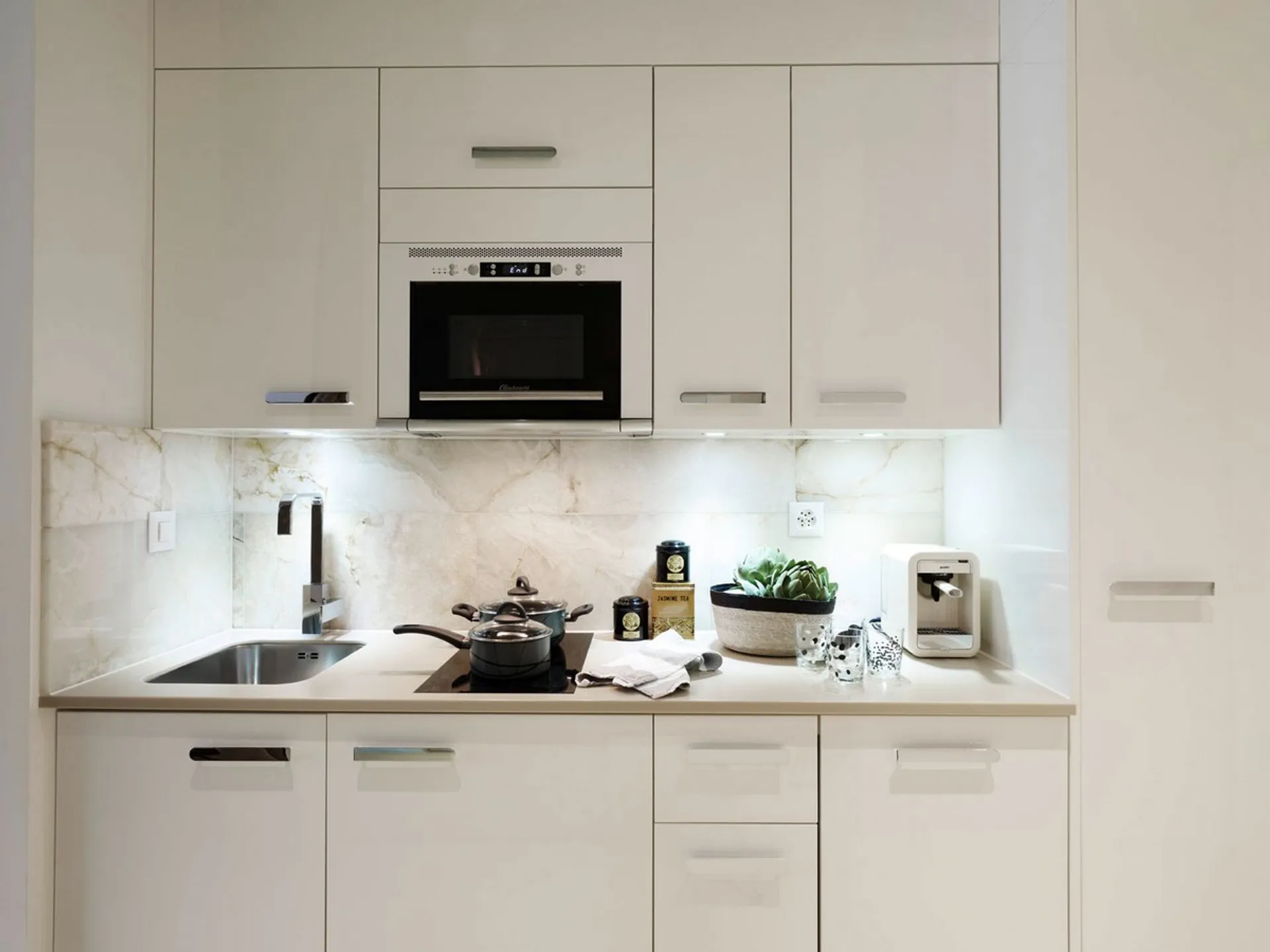 Two Bedroom Mini, Kitchenette
