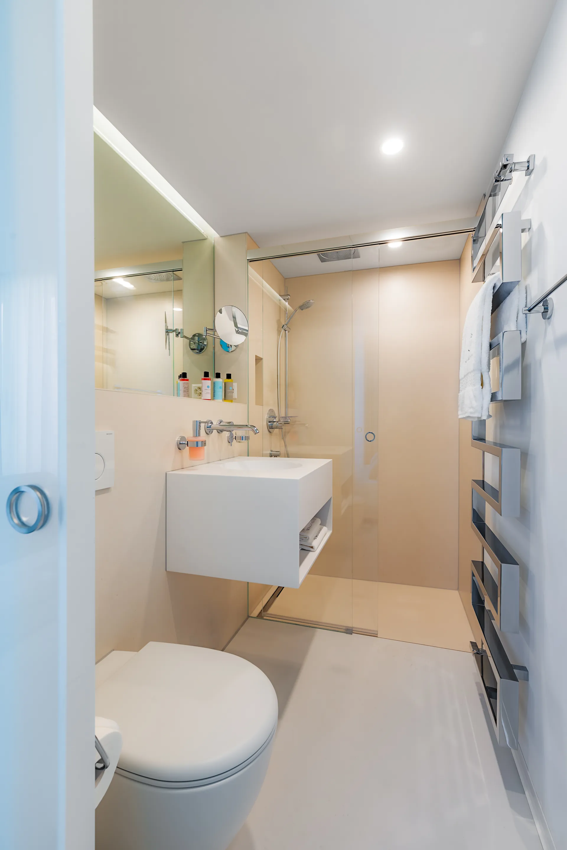Studio Senior, Kitchenette