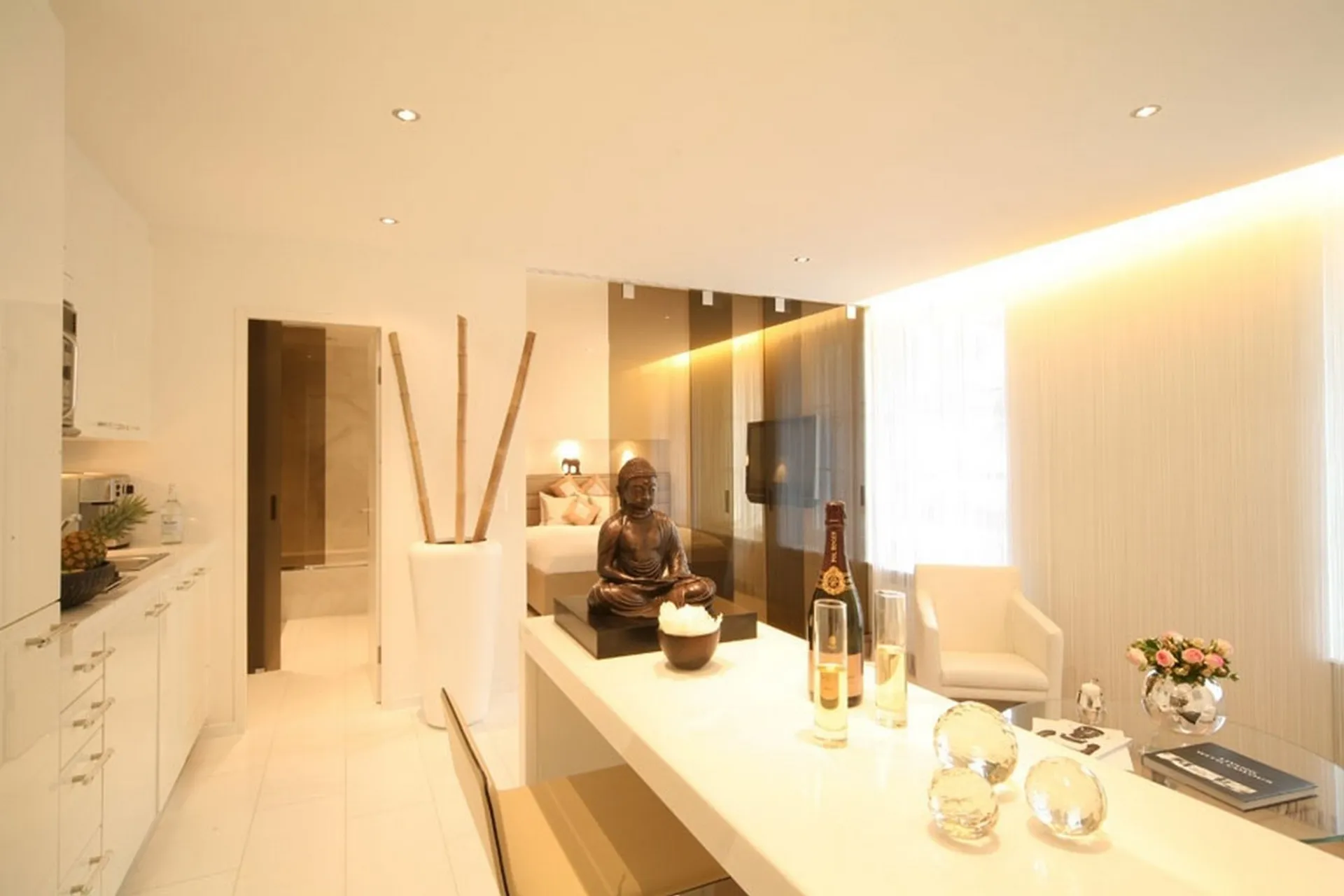 One Bedroom Senior, Kitchenette