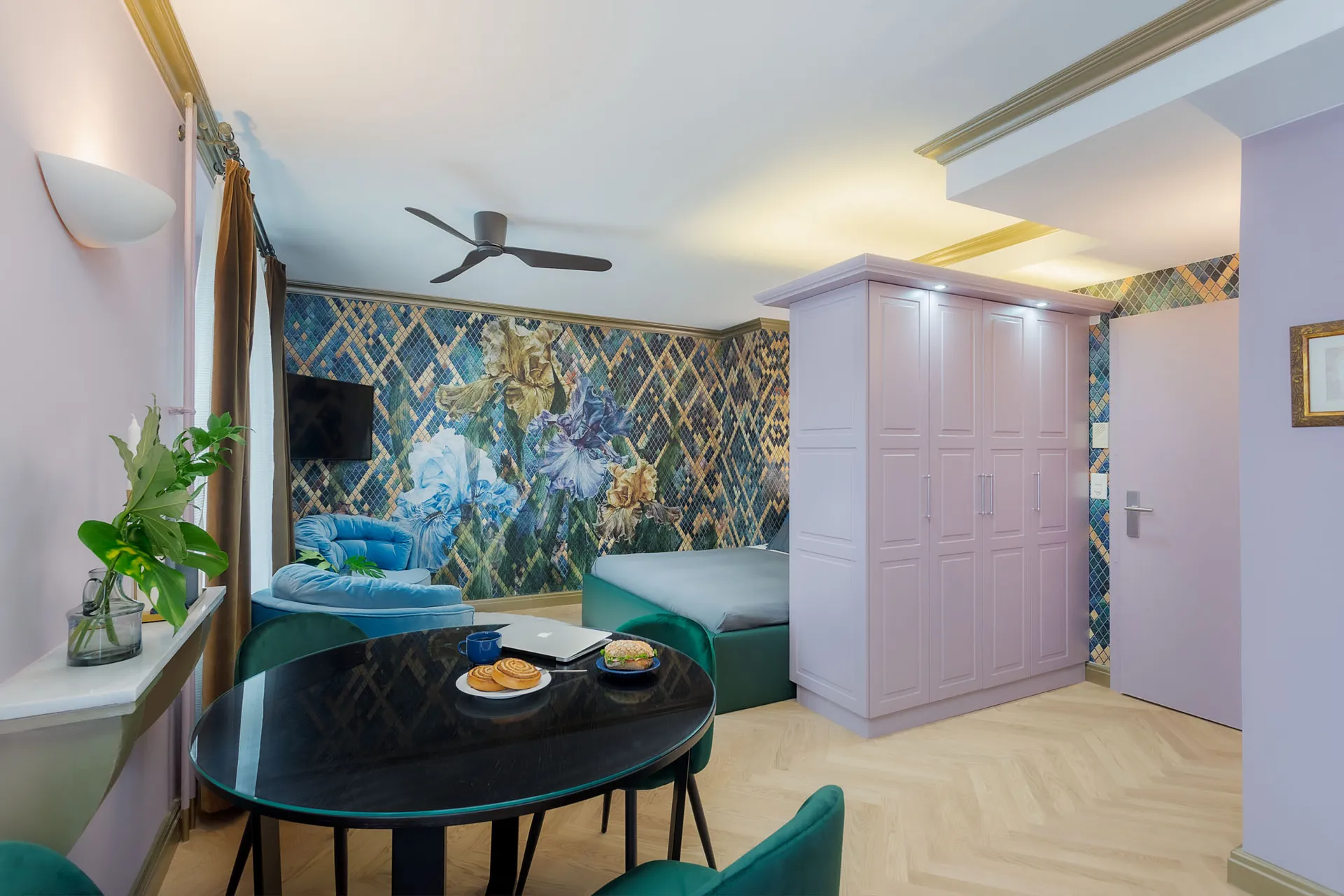 Studio Senior, Kitchenette