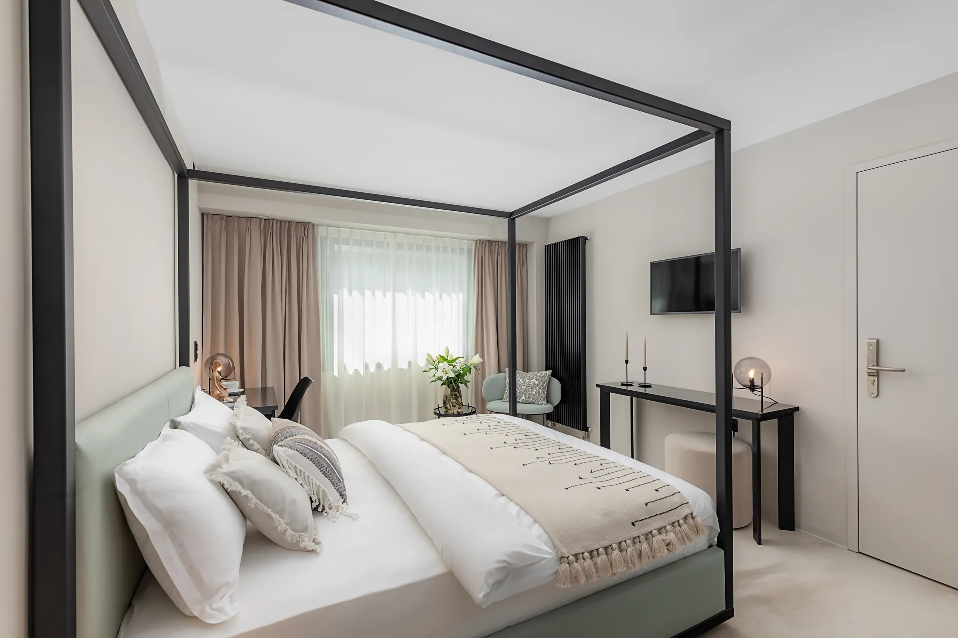 One Bedroom Senior, Kitchenette