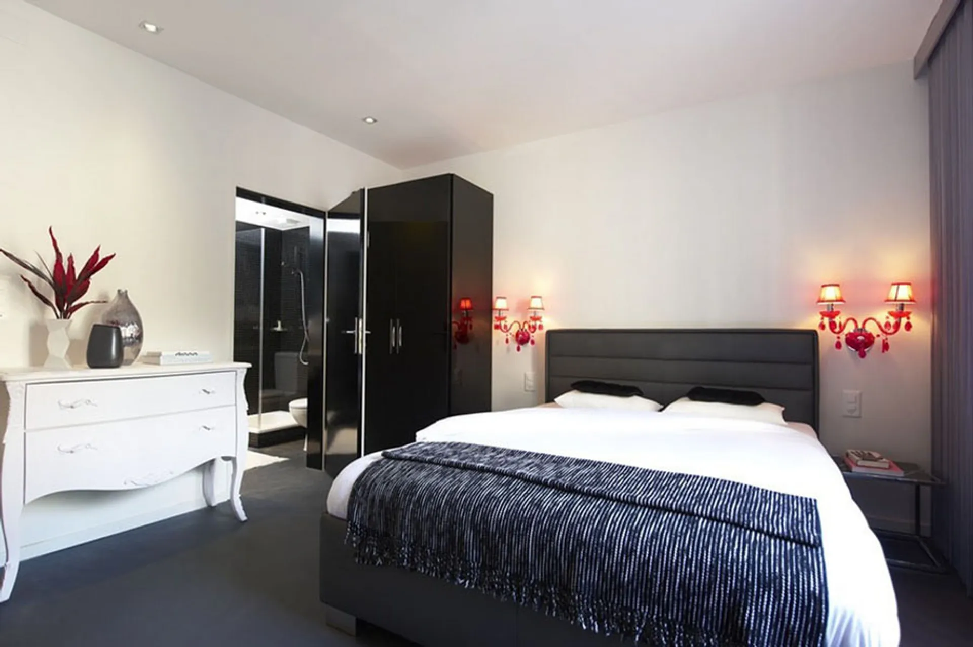 Two Bedroom Junior, Kitchenette
