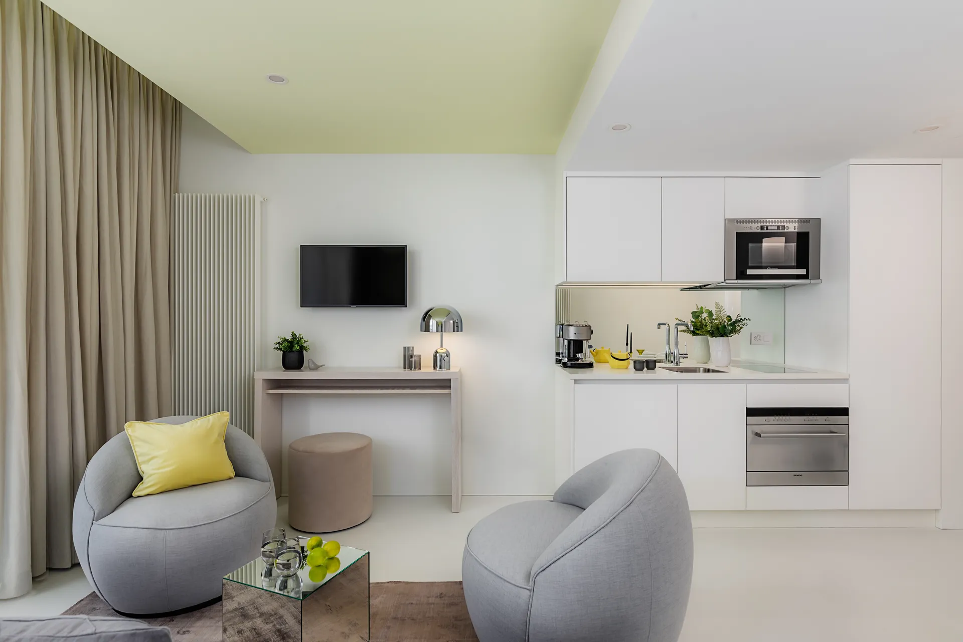 Studio Senior, Kitchenette