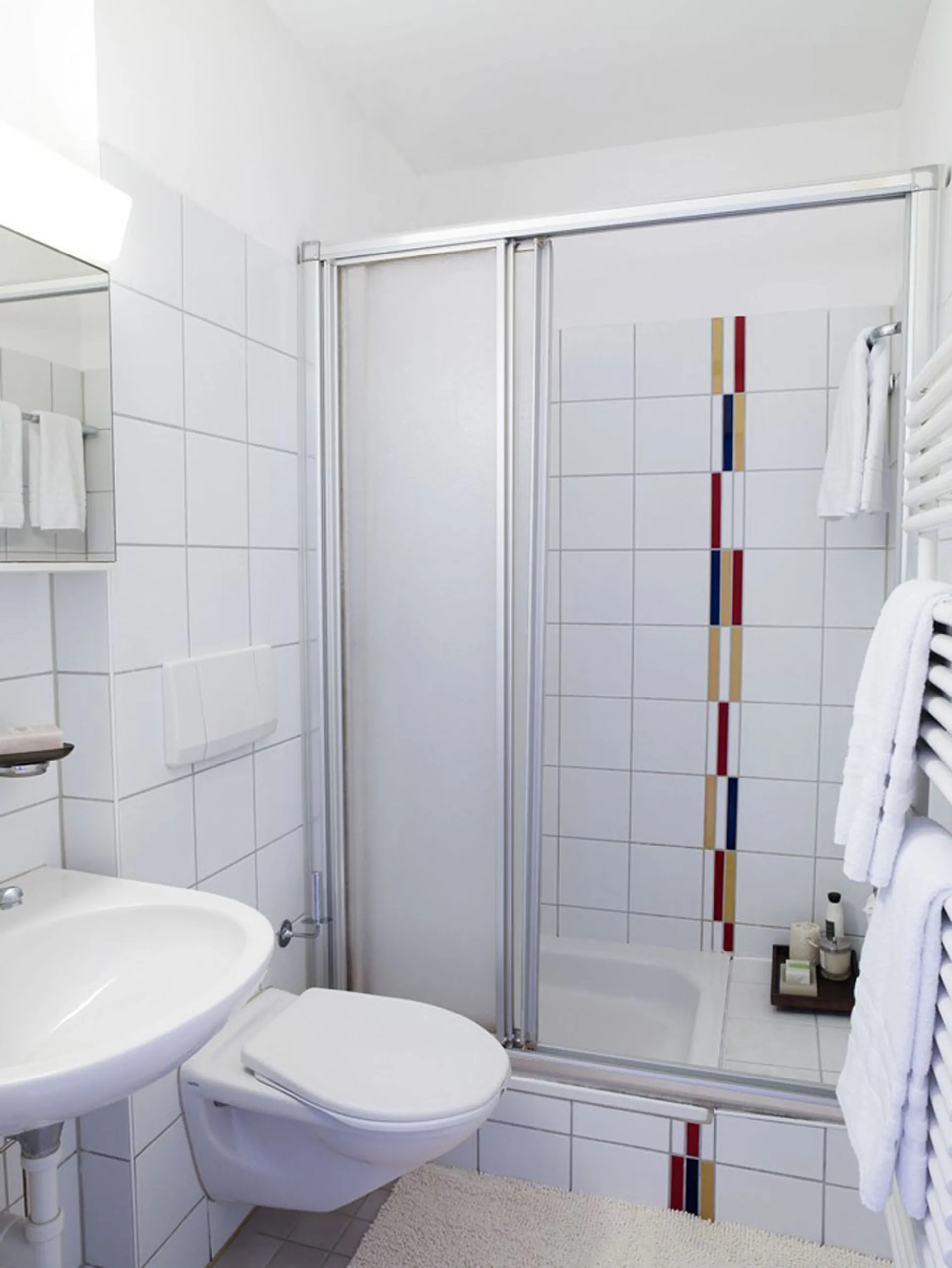 Two Bedroom Mini, Kitchenette