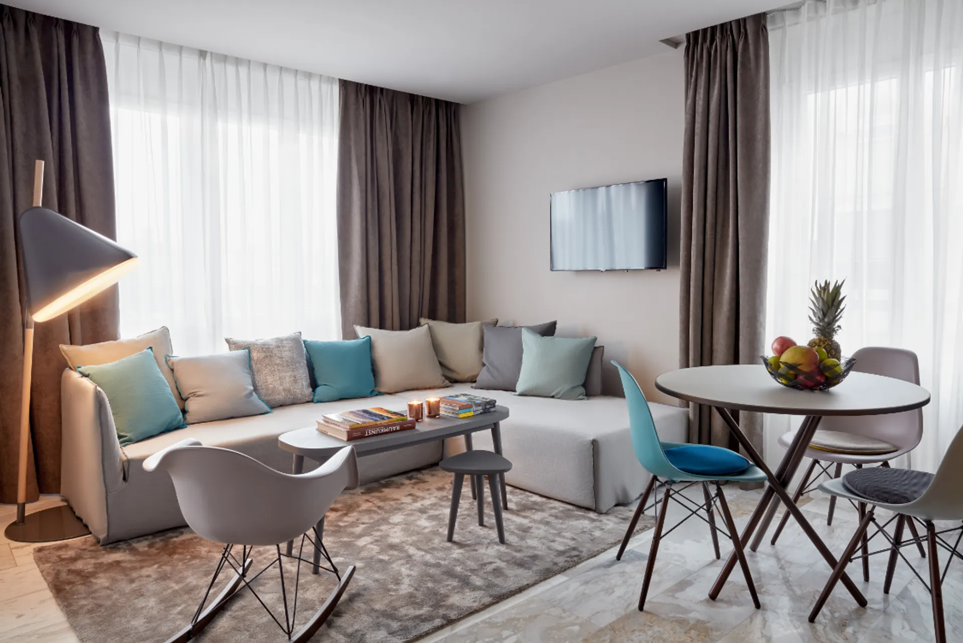 Two Bedroom Junior, Kitchenette
