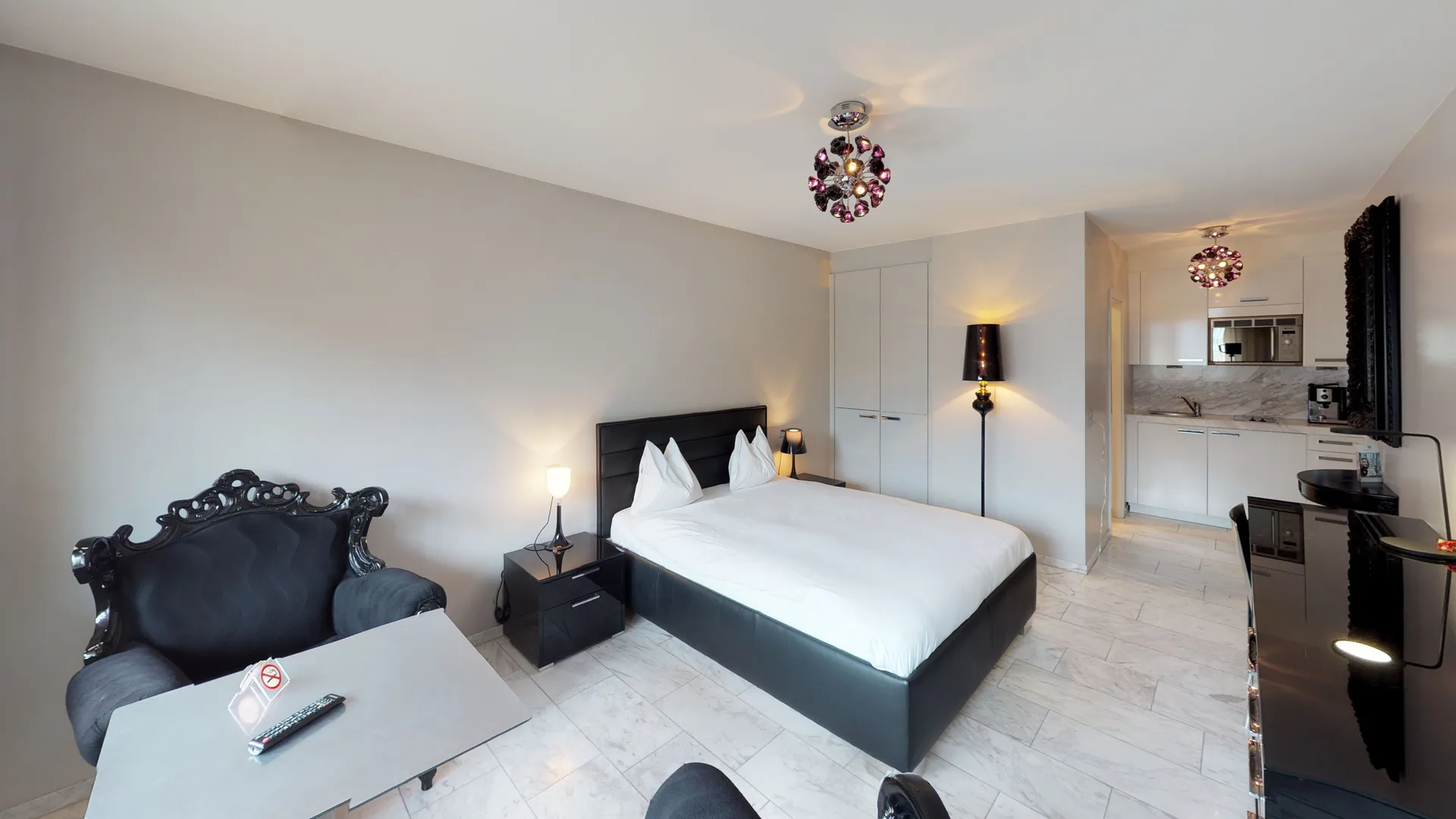 Studio Senior, Kitchenette