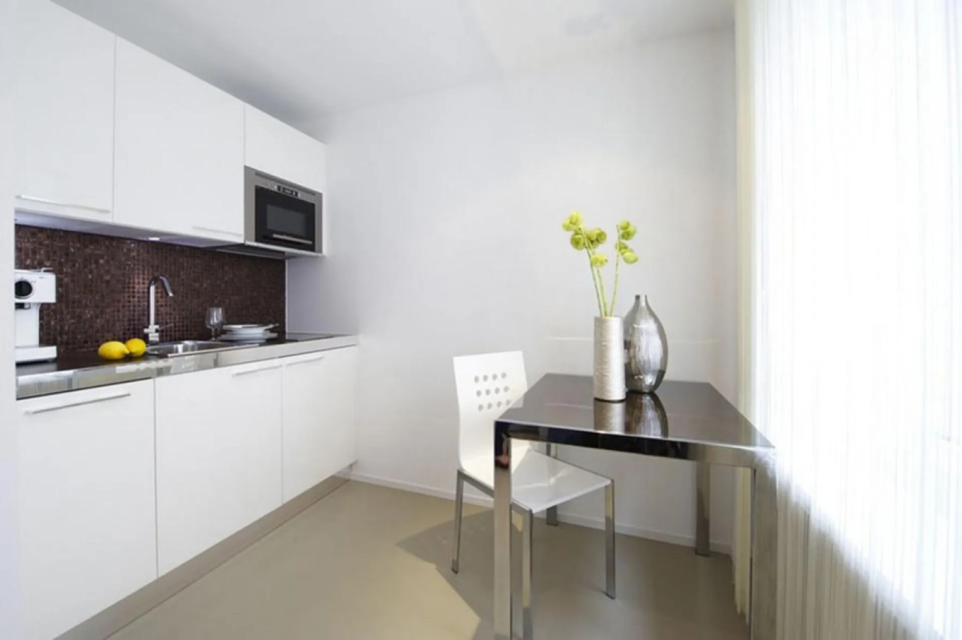 1 Bedroom Apartment Mini