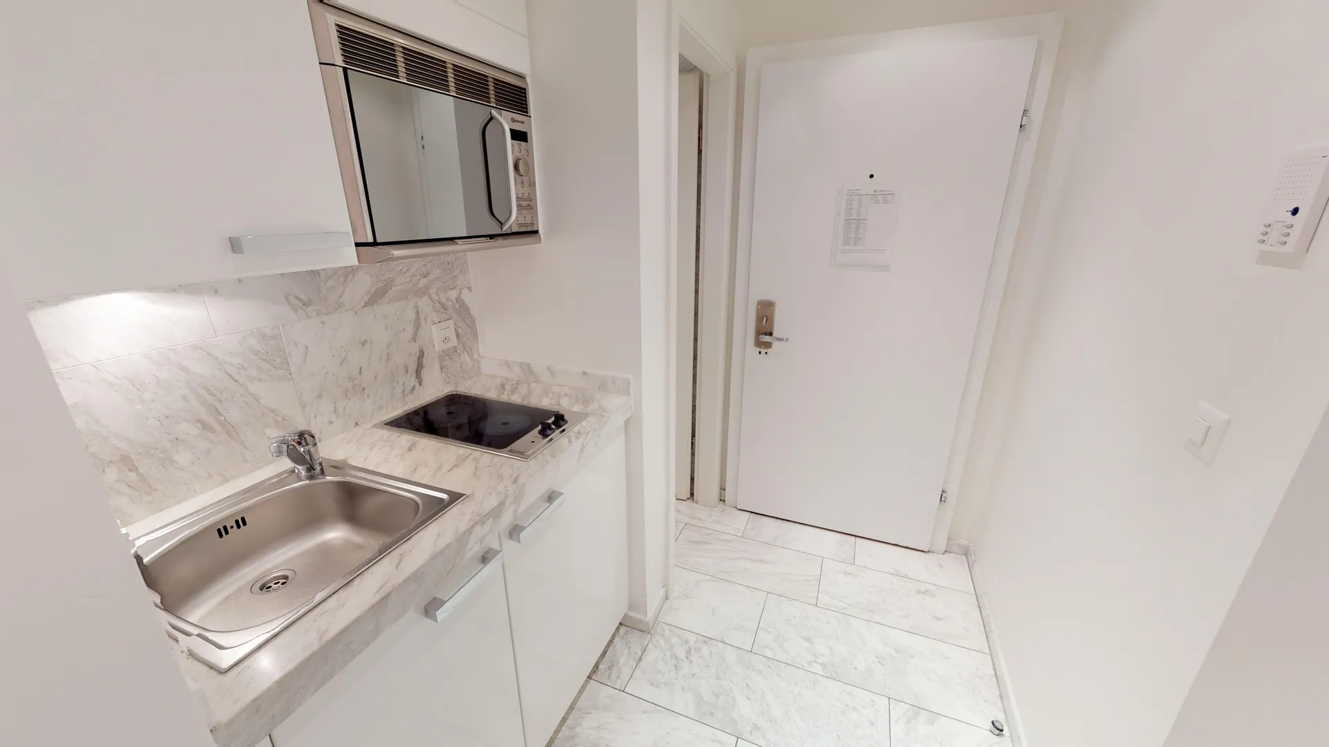 Studio Senior, Kitchenette