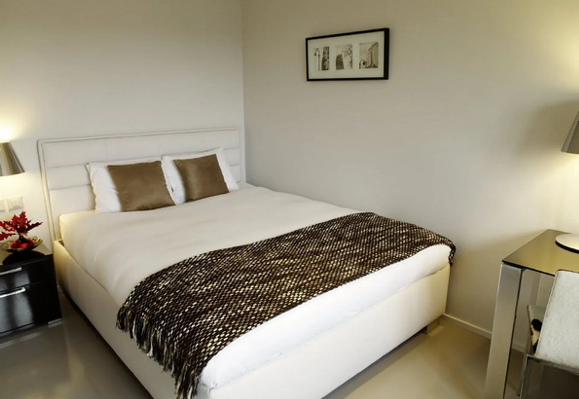 One Bedroom Senior, Kitchenette