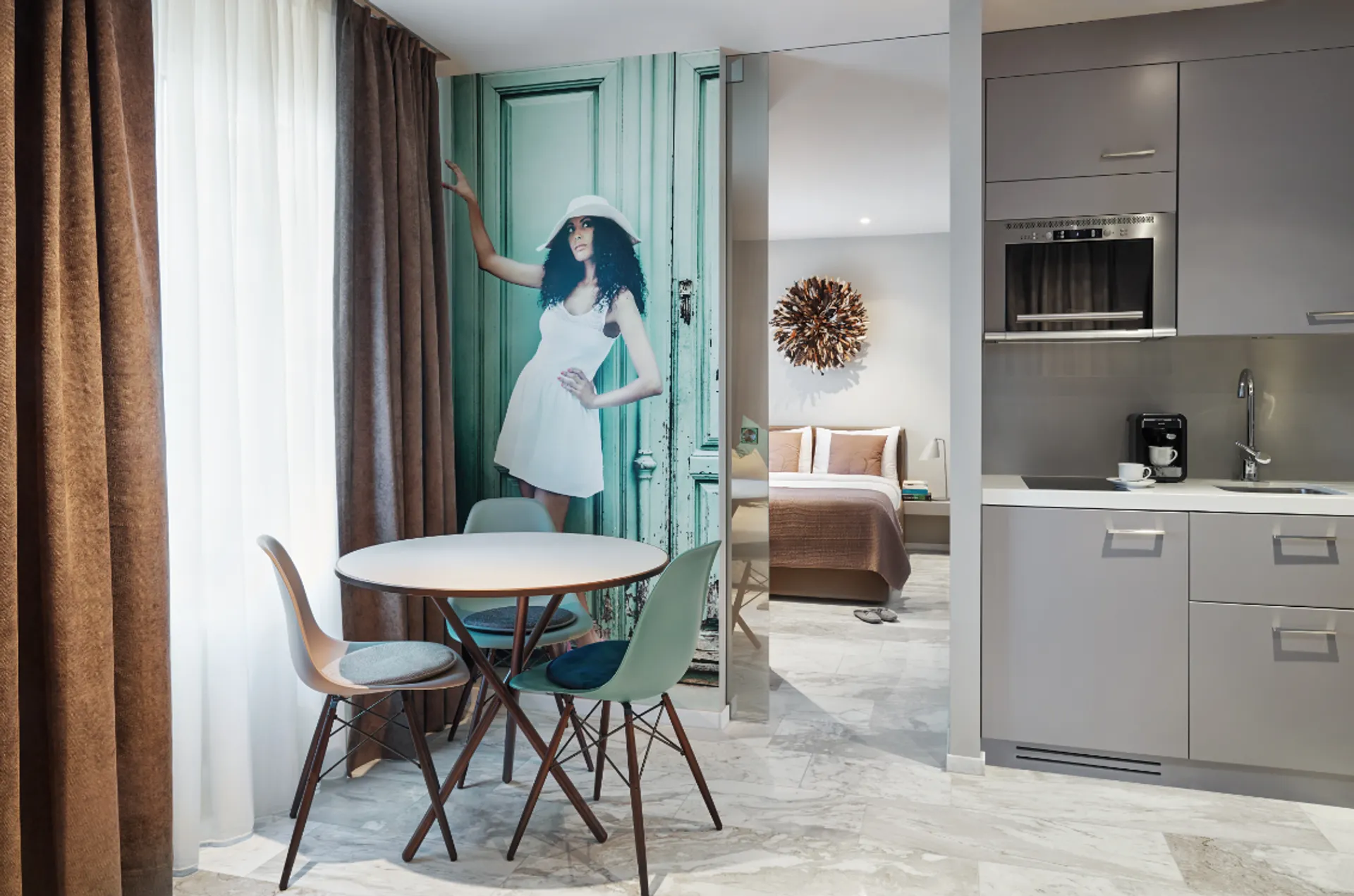 Two Bedroom Junior, Kitchenette