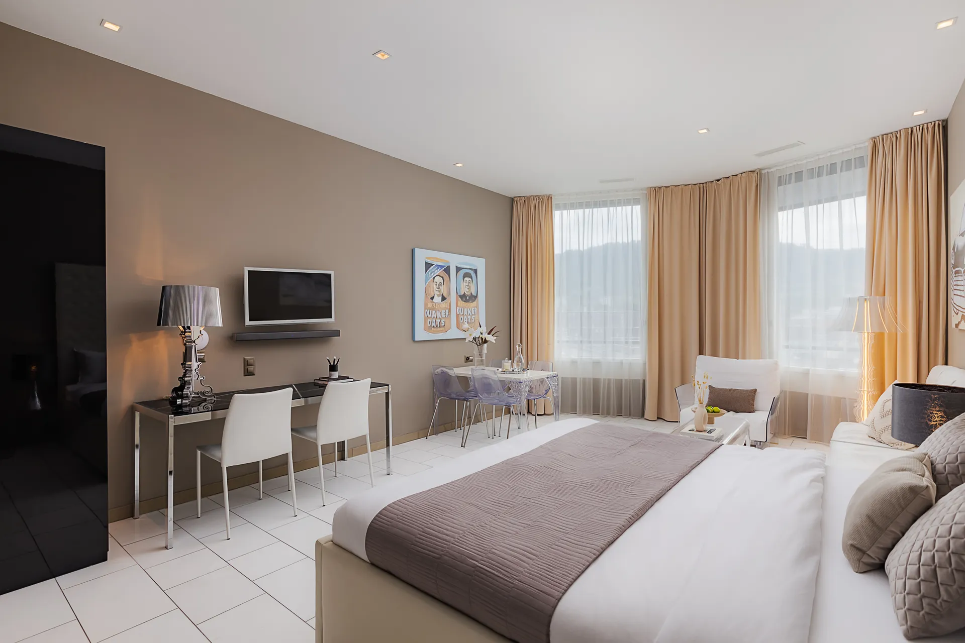 Grand Apartment, Kitchenette - Posh Living